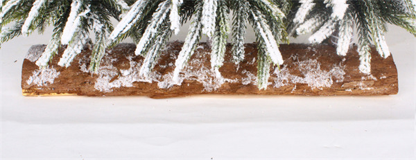 Pequena árvore de Natal para a neve de Natal